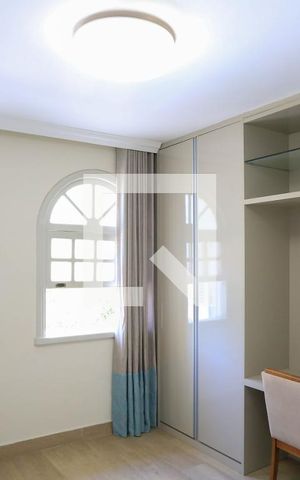 Casa à venda com 640m², 8 quartos e 5 vagas Casa à venda com 640m², 8 quartos e 5 vagasSuíte 3