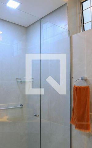 Casa à venda com 640m², 8 quartos e 5 vagas Casa à venda com 640m², 8 quartos e 5 vagasBanheiro do Suíte 2