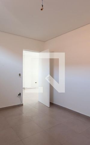 Casa de condomínio à venda com 230m², 4 quartos e 2 vagasQuarto