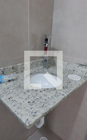 Casa de condomínio à venda com 230m², 4 quartos e 2 vagasBanheiro