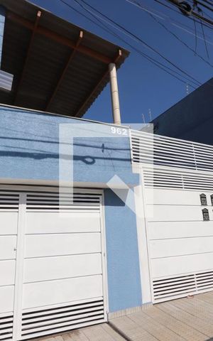 Casa de condomínio à venda com 230m², 4 quartos e 2 vagasFachada