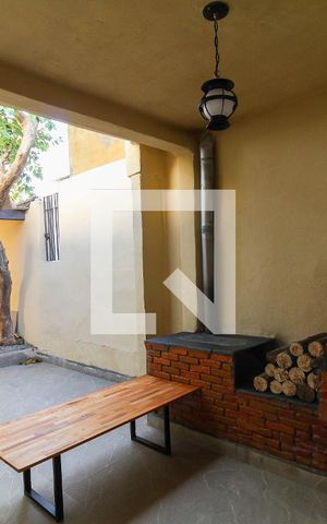 Casa para alugar com 120m², 2 quartos e 2 vagasQuintal/Garagem