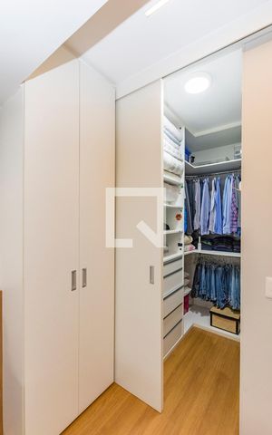 Apartamento à venda com 115m², 3 quartos e 2 vagas Apartamento à venda com 115m², 3 quartos e 2 vagasCloset da suíte