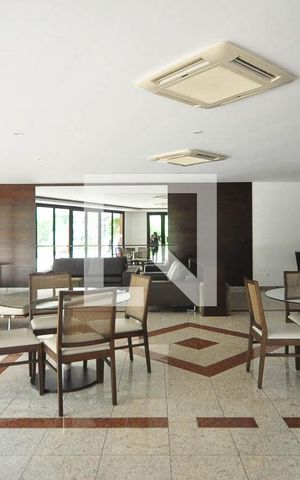Apartamento à venda com 226m², 3 quartos e 4 vagas Apartamento à venda com 226m², 3 quartos e 4 vagasÁrea comum