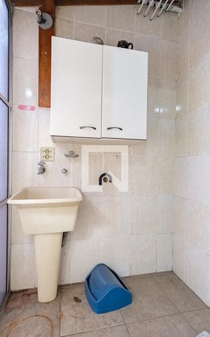 Casa de condomínio à venda com 60m², 2 quartos e 1 vagaÁrea de Serviço