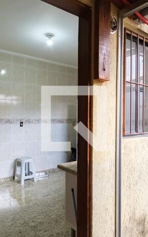 Casa de condomínio à venda com 60m², 2 quartos e 1 vagaÁrea de Serviço
