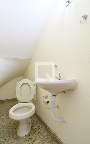 Casa de condomínio à venda com 60m², 2 quartos e 1 vagaLavabo