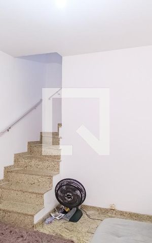 Casa de condomínio à venda com 60m², 2 quartos e 1 vagaSala