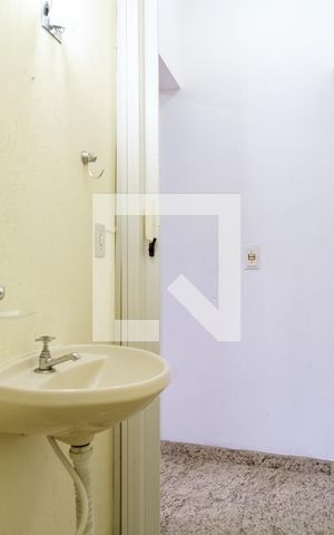 Casa de condomínio à venda com 60m², 2 quartos e 1 vagaLavabo