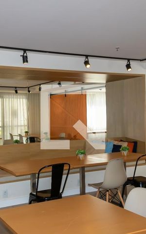 Apartamento para alugar com 50m², 2 quartos e 1 vaga Apartamento para alugar com 50m², 2 quartos e 1 vagaÁrea comum - Salão de festas