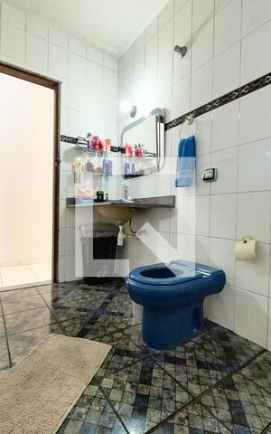 Casa à venda com 127m², 3 quartos e 2 vagas Casa à venda com 127m², 3 quartos e 2 vagasBanheiro Social 2