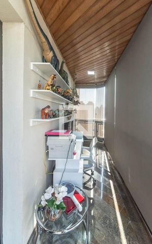 Apartamento à venda com 911m², 4 quartos e 4 vagas Apartamento à venda com 911m², 4 quartos e 4 vagasSacada da Sala de TV