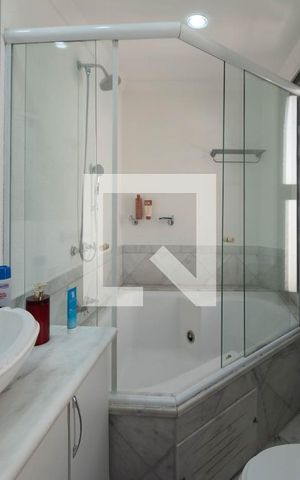 Apartamento à venda com 911m², 4 quartos e 4 vagas Apartamento à venda com 911m², 4 quartos e 4 vagasBanheiro da Suíte 3
