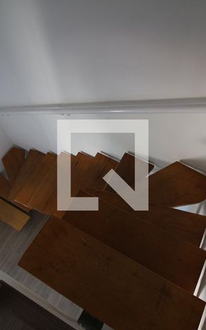 Apartamento à venda com 54m², 1 quarto e sem vagaEscada