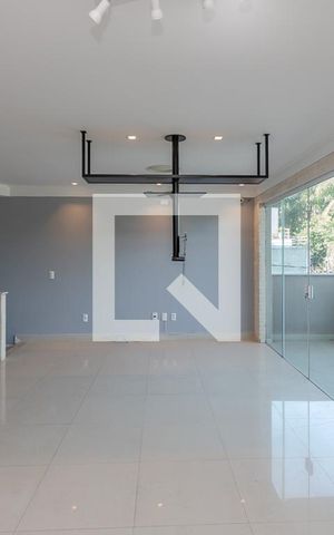 Casa de condomínio à venda com 280m², 3 quartos e 2 vagasSala