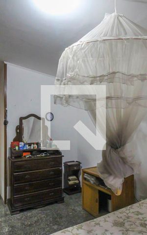 Casa à venda com 350m², 5 quartos e 6 vagas Casa à venda com 350m², 5 quartos e 6 vagasQuarto 1