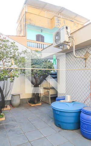 Casa à venda com 350m², 5 quartos e 6 vagas Casa à venda com 350m², 5 quartos e 6 vagasÁrea Externa