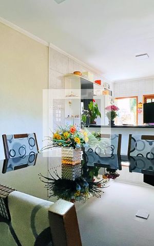 Casa à venda com 218m², 2 quartos e 5 vagas Casa à venda com 218m², 2 quartos e 5 vagasSala de Jantar