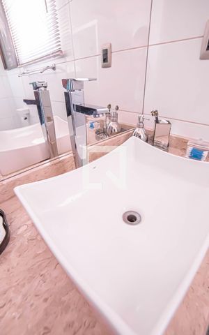 Casa à venda com 240m², 4 quartos e 5 vagas Casa à venda com 240m², 4 quartos e 5 vagasBanheiro 2