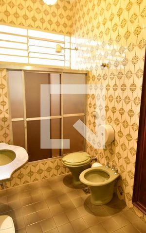 Casa à venda com 345m², 4 quartos e 10 vagasBanheiro