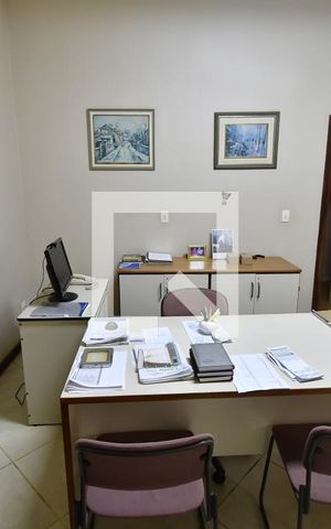 Casa à venda com 345m², 4 quartos e 10 vagasQuarto 4 - Suíte