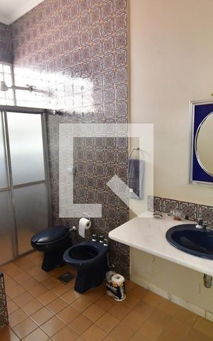 Casa à venda com 345m², 4 quartos e 10 vagasBanheiro Suíte