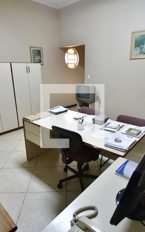 Casa à venda com 345m², 4 quartos e 10 vagasQuarto 4 - Suíte
