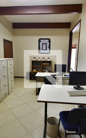 Casa à venda com 345m², 4 quartos e 10 vagasSala 1