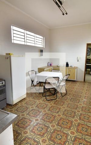 Casa à venda com 345m², 4 quartos e 10 vagasCozinha