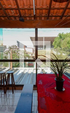 Casa à venda com 230m², 5 quartos e 2 vagas Casa à venda com 230m², 5 quartos e 2 vagasÁrea gourmet