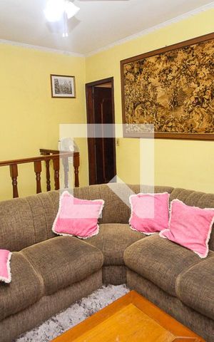 Casa à venda com 211m², 3 quartos e 4 vagas Casa à venda com 211m², 3 quartos e 4 vagasSala