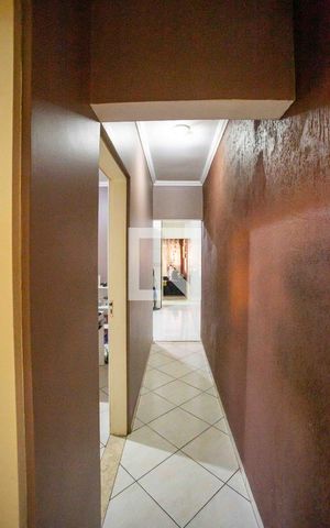 Casa à venda com 252m², 3 quartos e 3 vagasCorredor