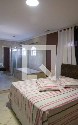 Casa à venda com 252m², 3 quartos e 3 vagasQuarto Suite