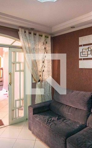 Casa à venda com 252m², 3 quartos e 3 vagasSala