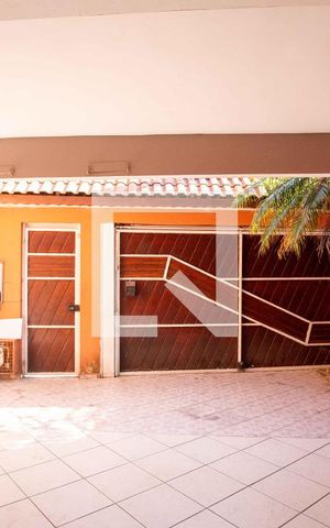 Casa à venda com 252m², 3 quartos e 3 vagasGaragem