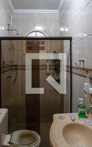 Casa à venda com 252m², 3 quartos e 3 vagasBanheiro 2