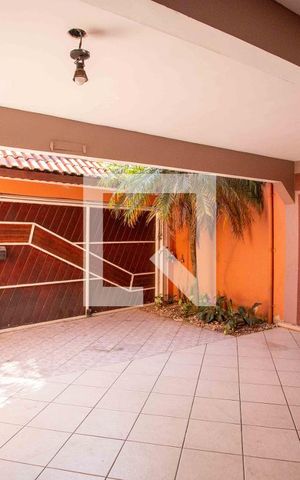Casa à venda com 252m², 3 quartos e 3 vagasGaragem