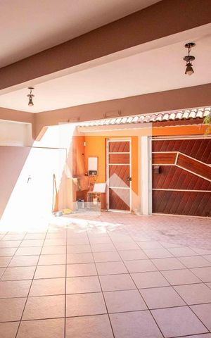 Casa à venda com 252m², 3 quartos e 3 vagasGaragem
