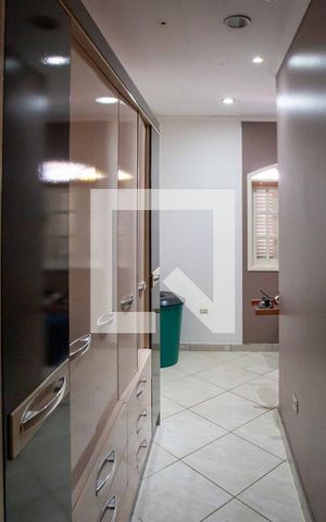 Casa à venda com 252m², 3 quartos e 3 vagasCloset da suíte