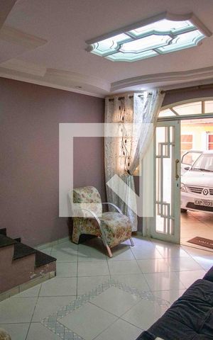 Casa à venda com 252m², 3 quartos e 3 vagasSala