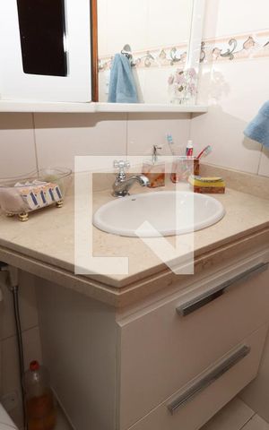 Casa à venda com 175m², 3 quartos e 2 vagasBanheiro da Suíte