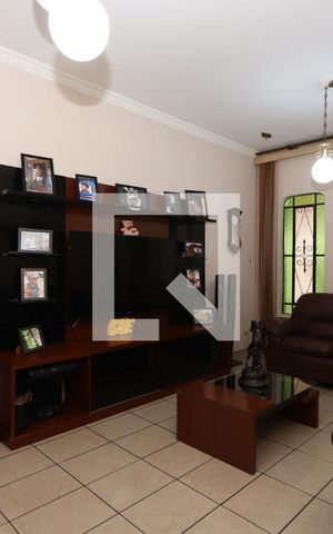 Casa à venda com 175m², 3 quartos e 2 vagasSala