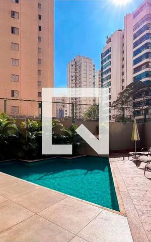 Apartamento à venda com 149m², 4 quartos e 2 vagas Apartamento à venda com 149m², 4 quartos e 2 vagasÁrea comum - Piscina