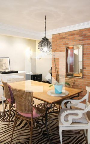 Apartamento à venda com 149m², 4 quartos e 2 vagas Apartamento à venda com 149m², 4 quartos e 2 vagasSala