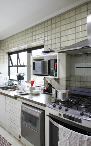 Apartamento à venda com 149m², 4 quartos e 2 vagas Apartamento à venda com 149m², 4 quartos e 2 vagasCozinha