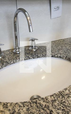 Apartamento à venda com 149m², 4 quartos e 2 vagas Apartamento à venda com 149m², 4 quartos e 2 vagasBanheiro da Suíte