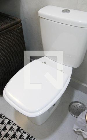 Apartamento à venda com 149m², 4 quartos e 2 vagas Apartamento à venda com 149m², 4 quartos e 2 vagasLavabo