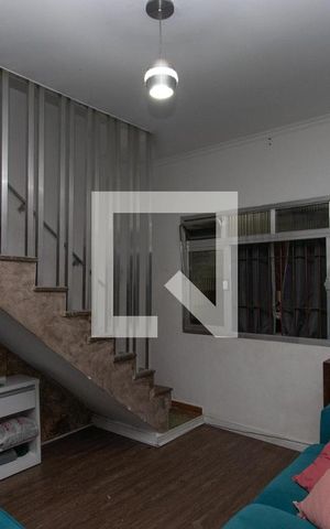Casa à venda com 142m², 3 quartos e 1 vaga Casa à venda com 142m², 3 quartos e 1 vagaSala