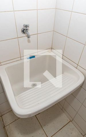 Casa à venda com 244m², 6 quartos e 4 vagas Casa à venda com 244m², 6 quartos e 4 vagasÁrea de Serviço