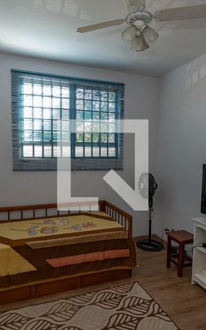 Casa à venda com 244m², 6 quartos e 4 vagas Casa à venda com 244m², 6 quartos e 4 vagasQuarto 2